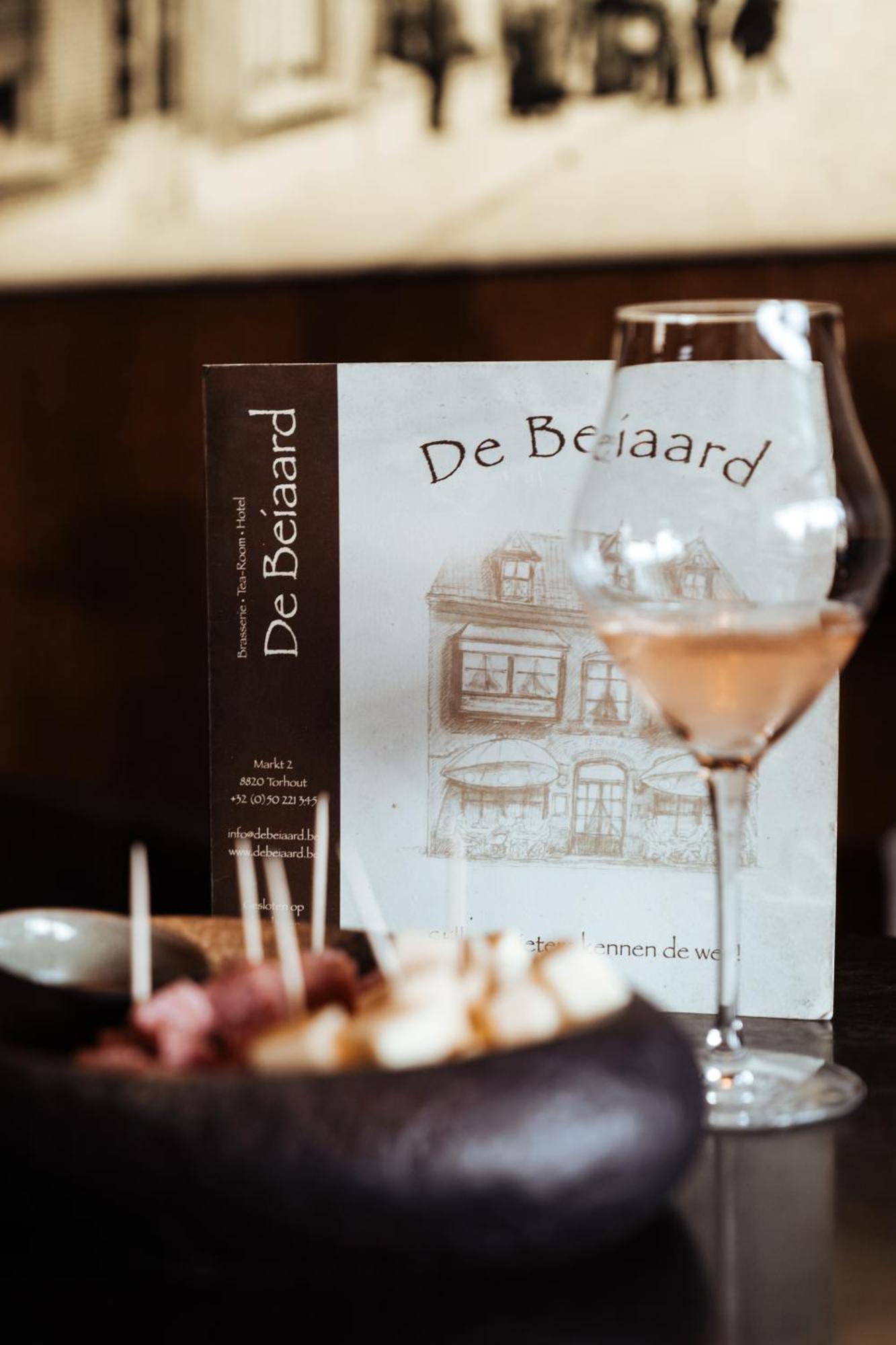 טורהוט Hotel Brasserie De Beiaard מראה חיצוני תמונה