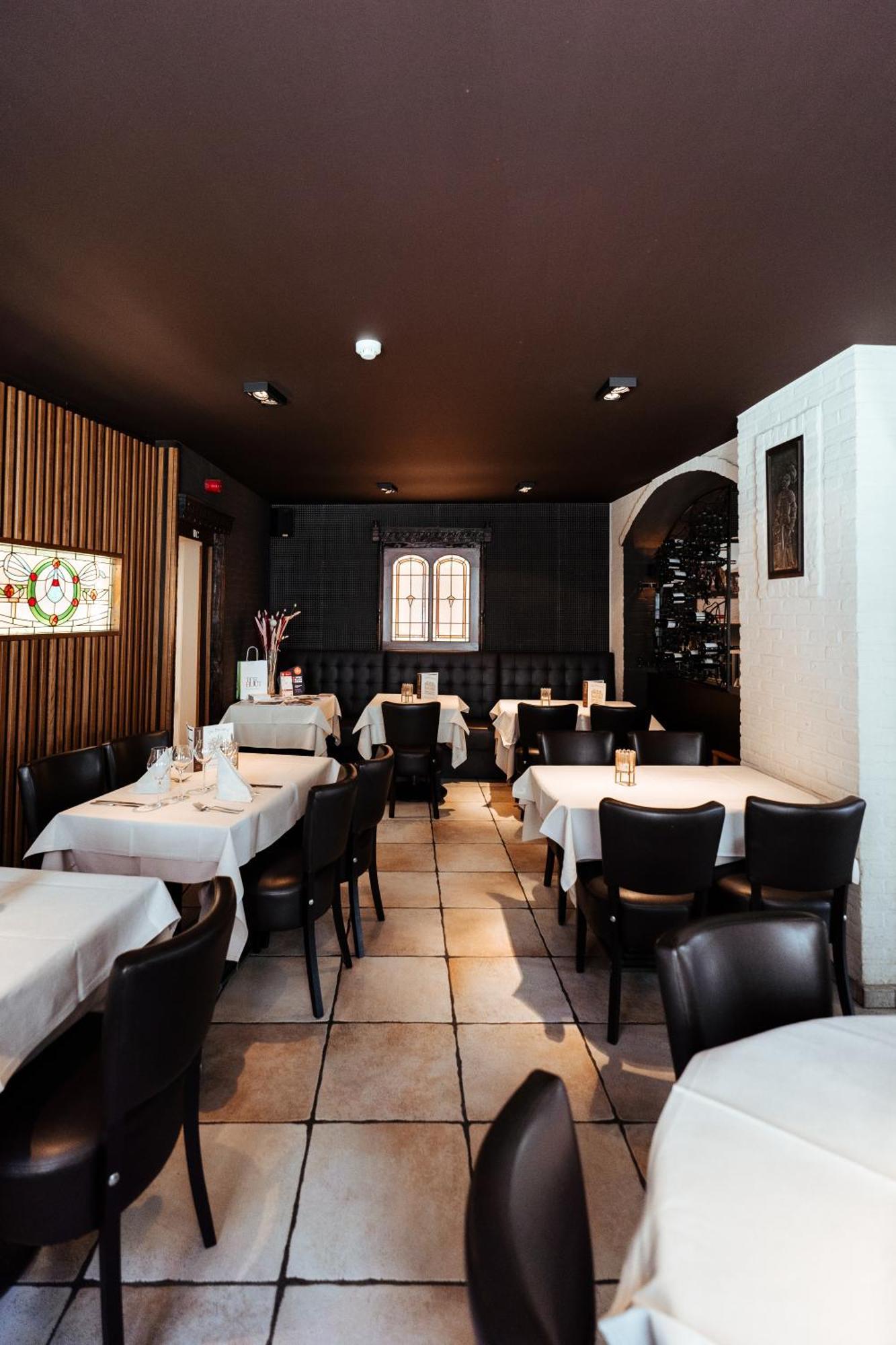 טורהוט Hotel Brasserie De Beiaard מראה חיצוני תמונה